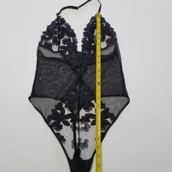 NWT Victoria's Secret Bodysuit One Piece Lingerie Black  Floral Lace M - Picture 4 of 10